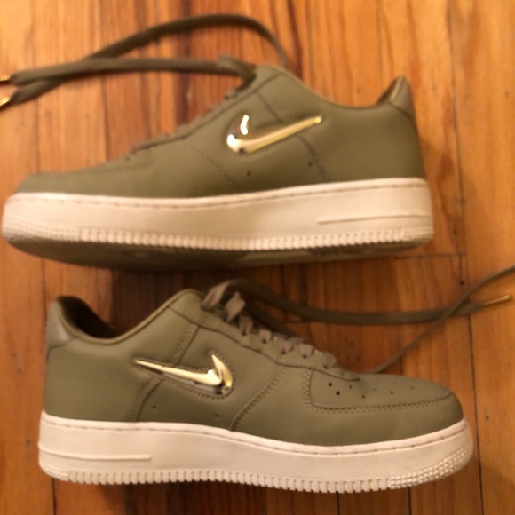 Nike Air Force - Picture 2 of 7